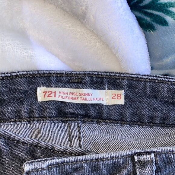 Levi’s High Rise Skinny Distressed Off-Black Jeans - Picture 6 of 7